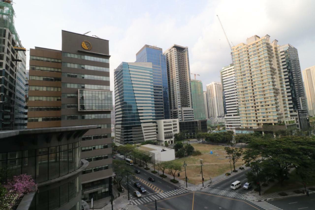 Oasis Regency @ Fort Victoria Bgc Тагіг Екстер'єр фото